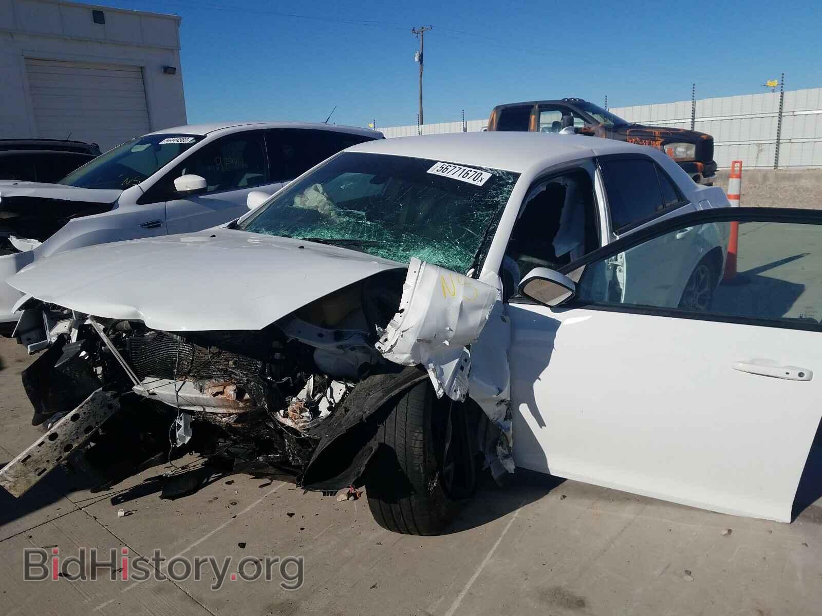 2016 CHRYSLER 300 - VIN: 2C3CCAGG8GH230506 - Фото 2