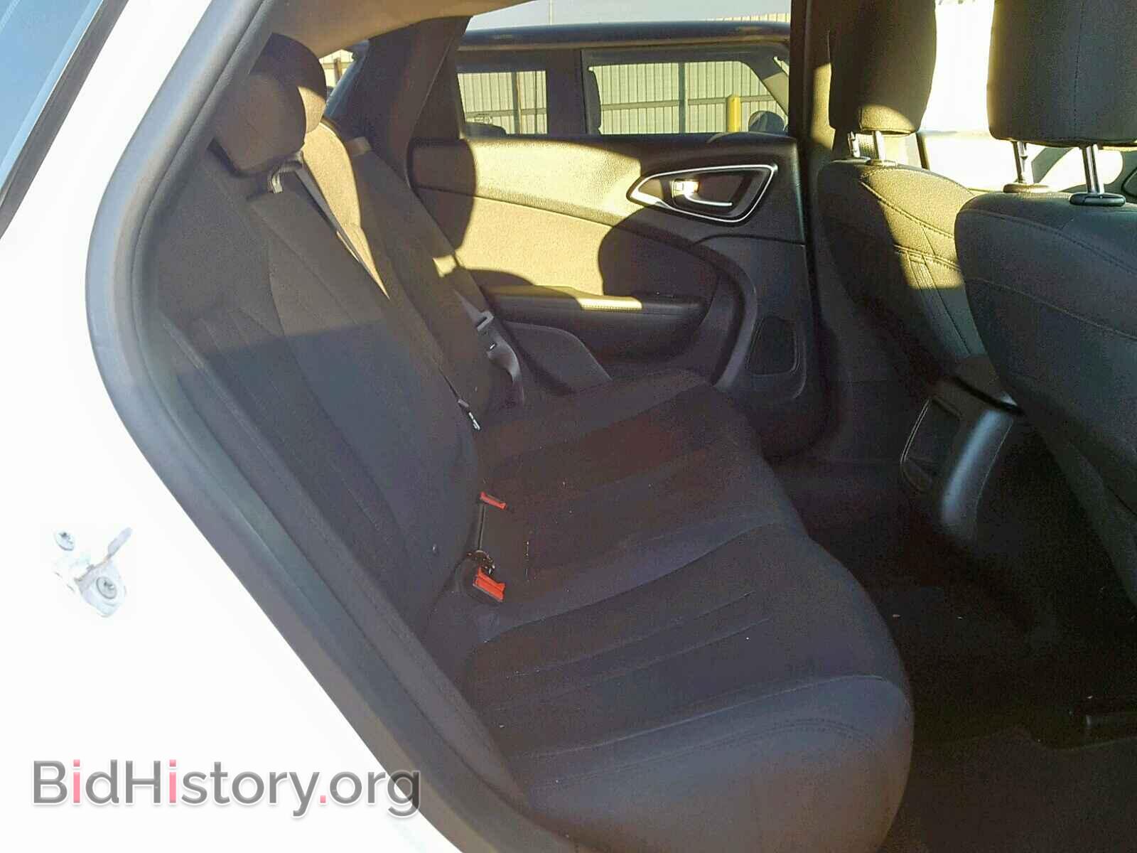 2016 CHRYSLER 200 - VIN: 1C3CCCABXGN142377 - Photo 6