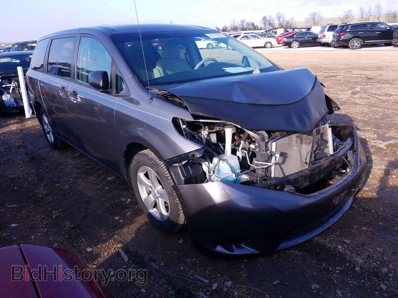 Photo 5TDKA3DC0BS006084 - TOYOTA SIENNA 2011
