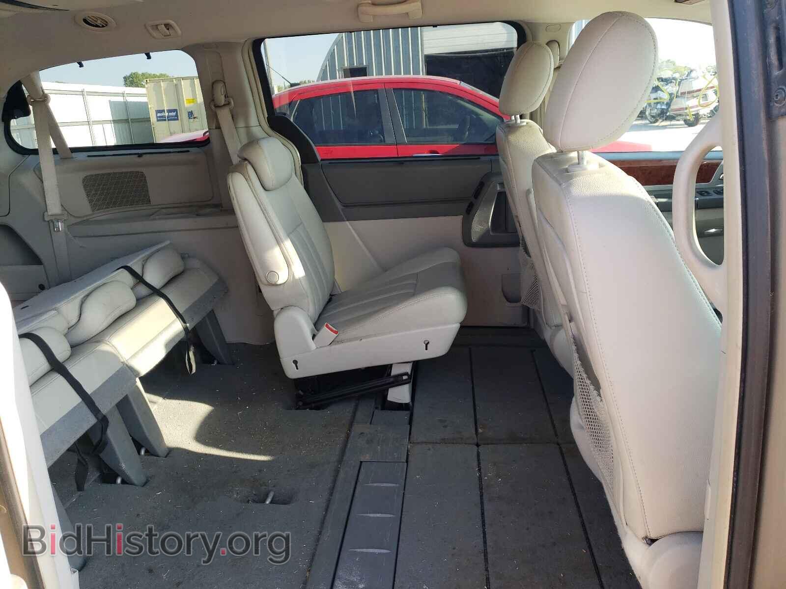2009 CHRYSLER MINIVAN - VIN: 2A8HR54119R573137 - Фото 6