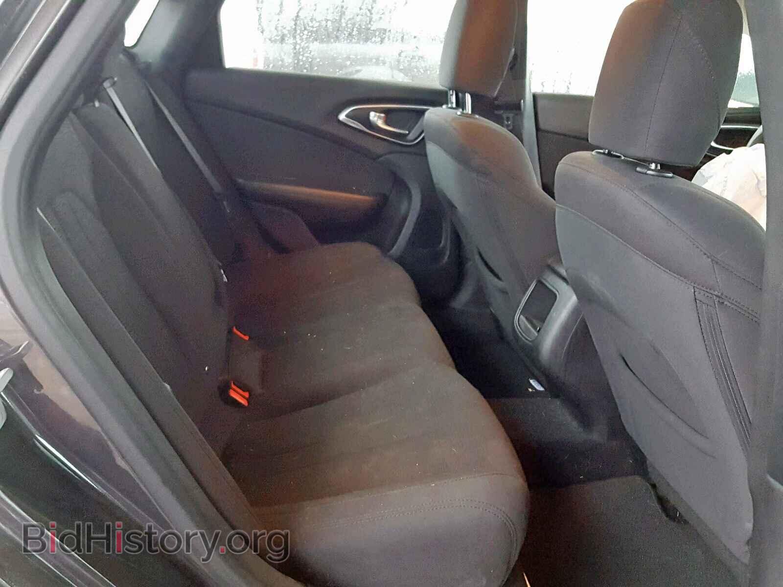2016 CHRYSLER 200 - VIN: 1C3CCCAB7GN107490 - Фото 6