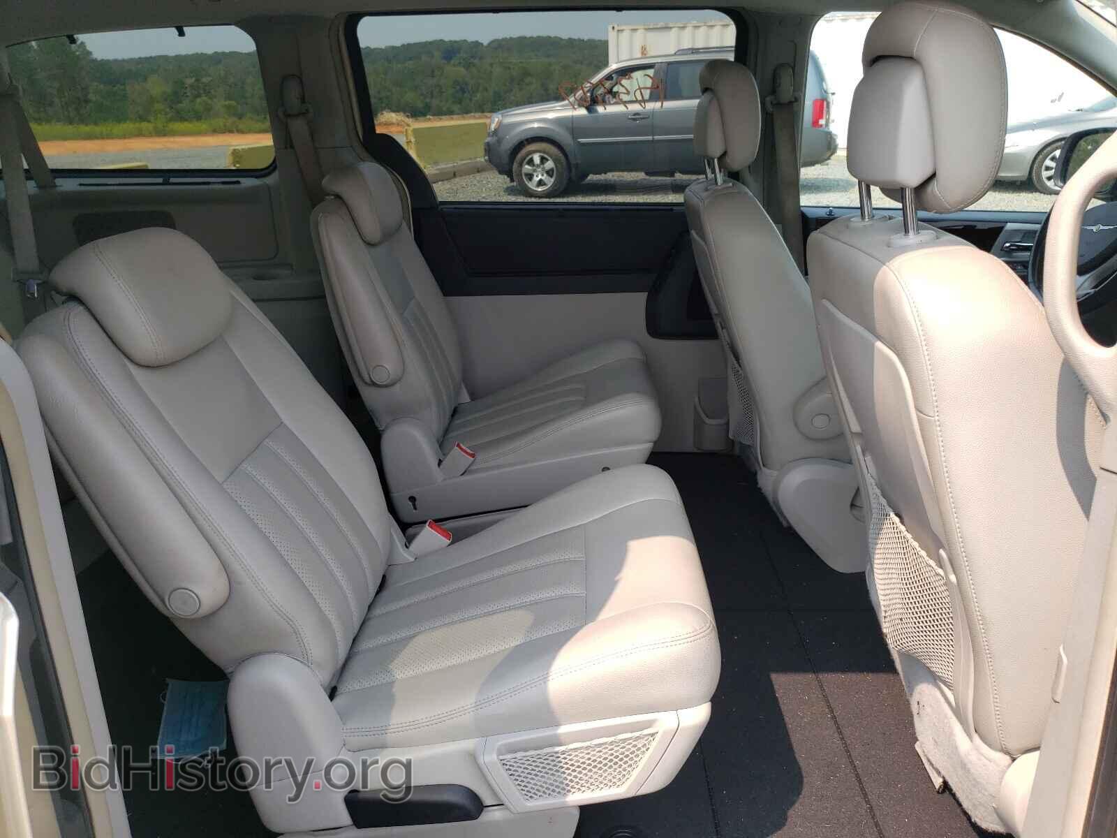 2010 CHRYSLER MINIVAN - VIN: 2A4RR8DX0AR439011 - Фото 6