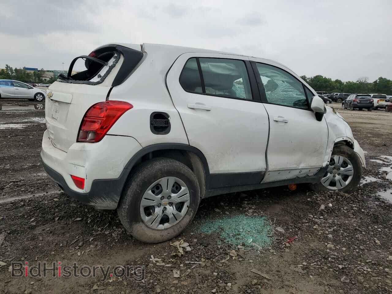 2018 CHEVROLET TRAX - VIN: 3GNCJKSB3JL226324 - Фото 3