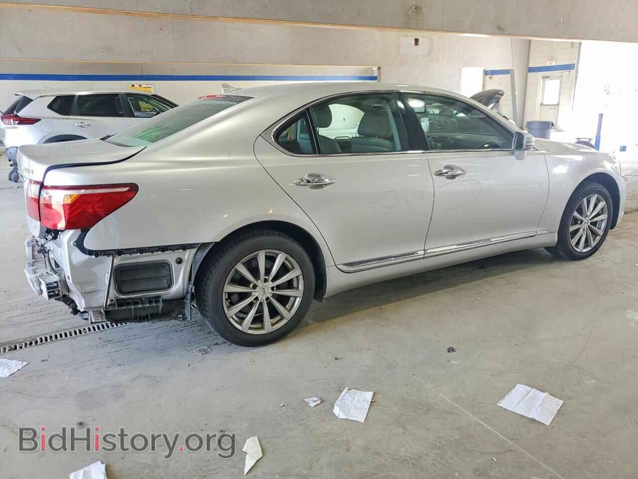 2011 LEXUS LS460 - VIN: JTHCL5EFXB5011588 - Photo 3