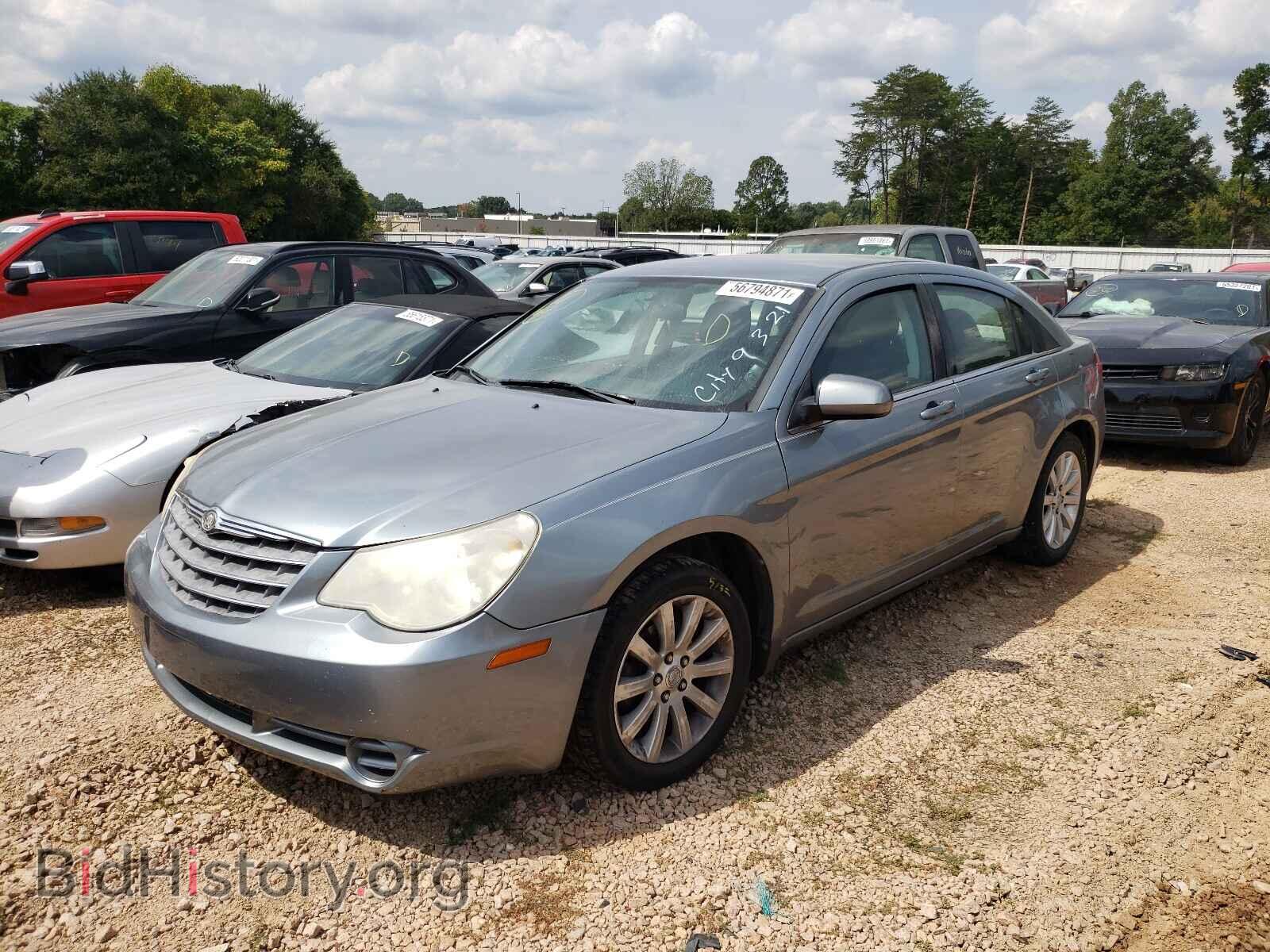 2010 CHRYSLER SEBRING - VIN: 1C3CC5FB3AN141311 - Фото 2