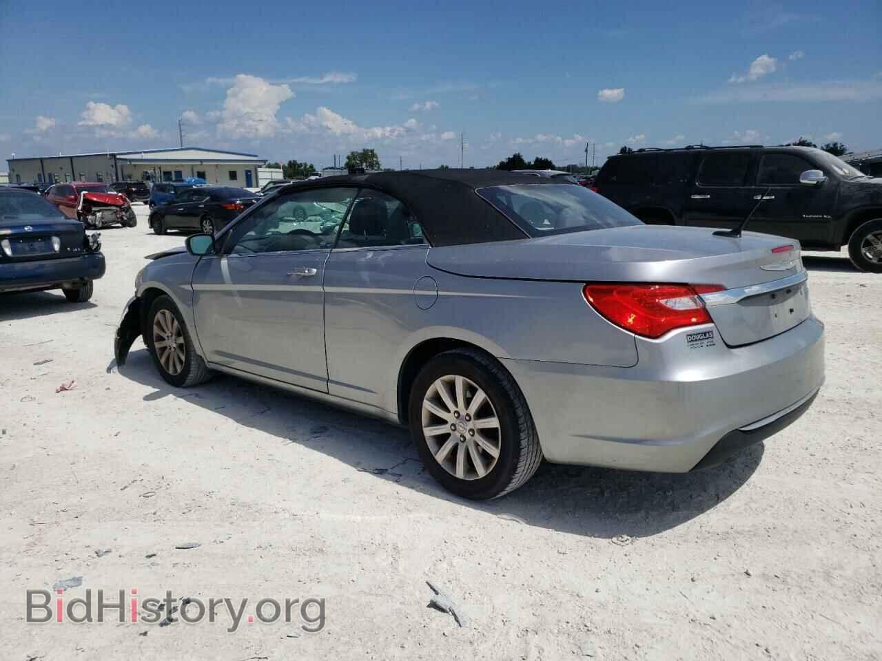 2013 CHRYSLER 200 - VIN: 1C3BCBEB0DN592311 - Фото 2