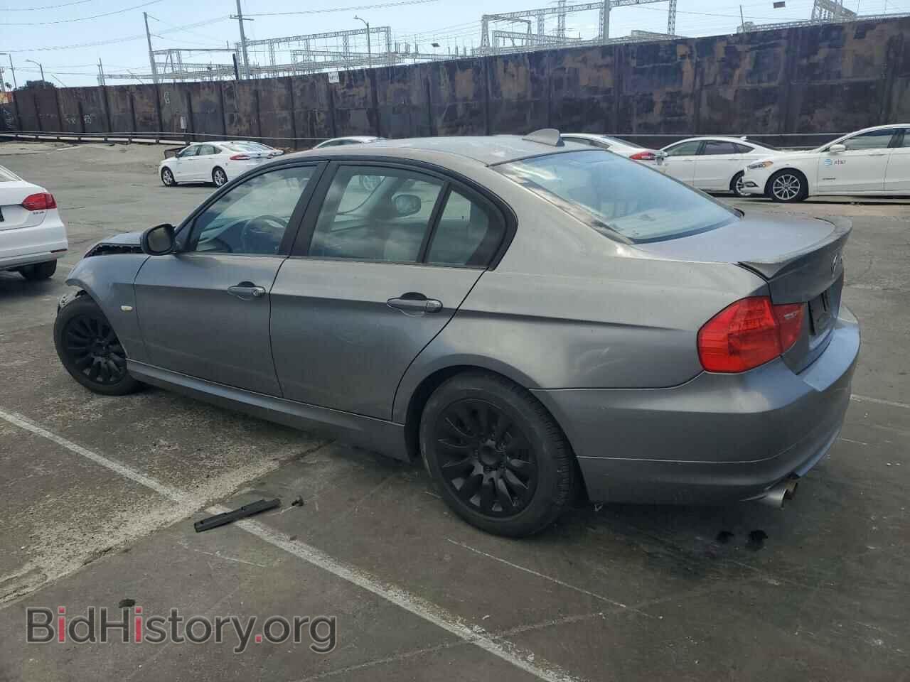 2011 BMW 3 SERIES - VIN: WBAPH5G5XBNM71663 - Фото 2
