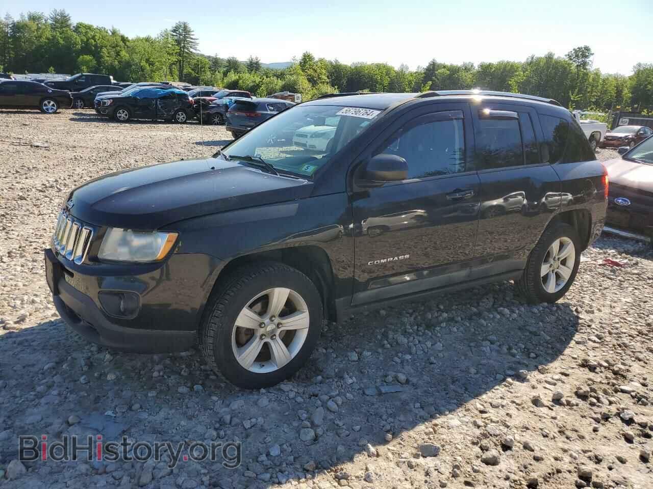 Photo 1J4NF1FBXBD170133 - JEEP COMPASS 2011