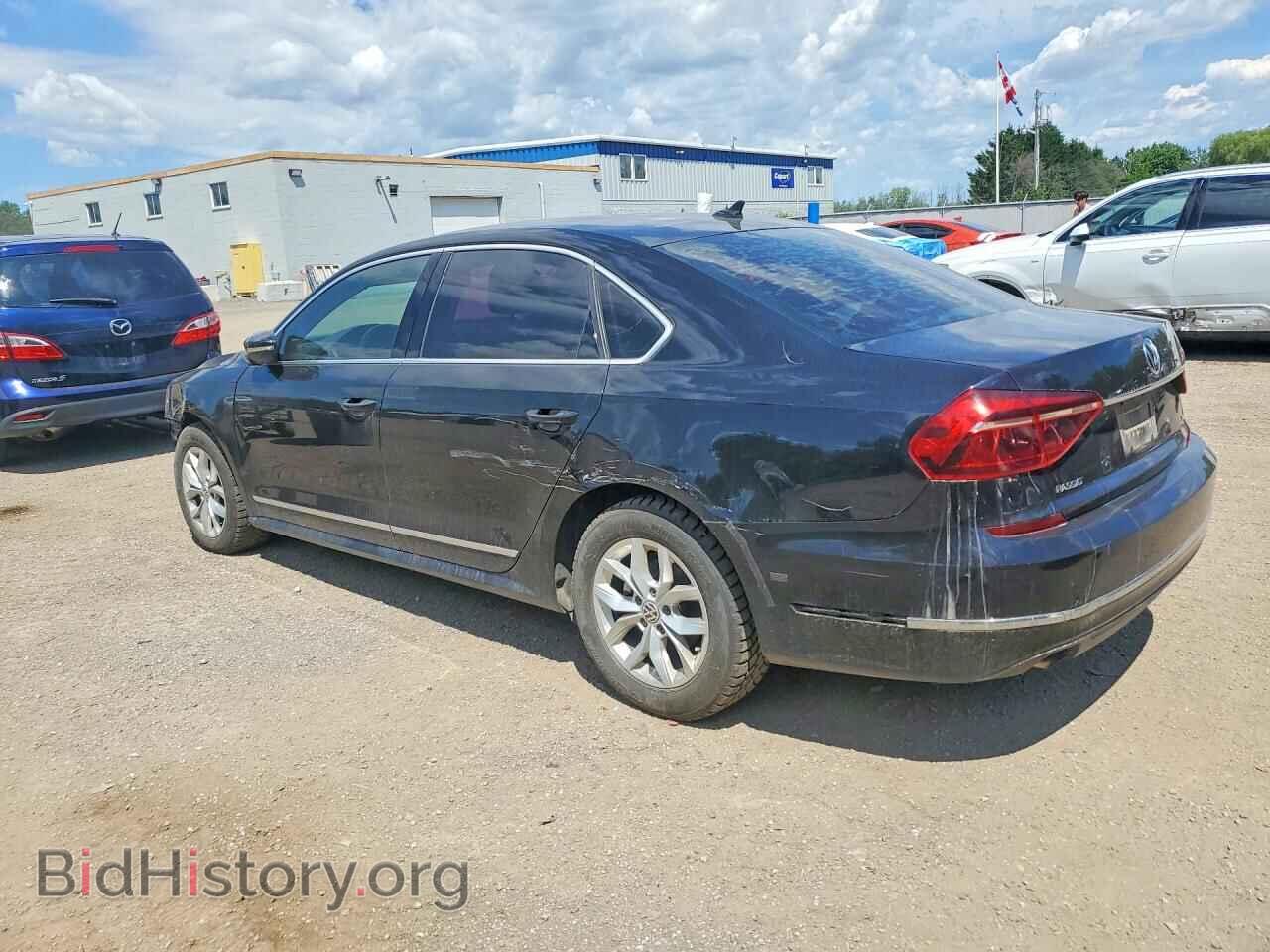 2017 VOLKSWAGEN PASSAT - VIN: 1VWAT7A32HC083788 - Фото 2