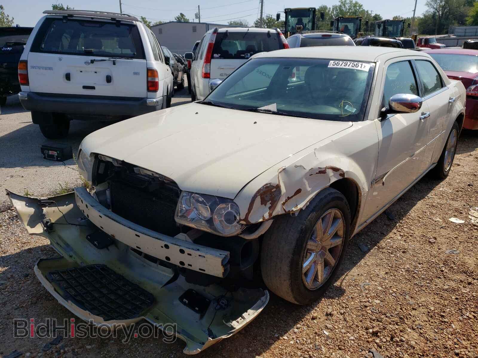 2007 CHRYSLER 300 - VIN: 2C3KA63H17H884101 - Фото 2