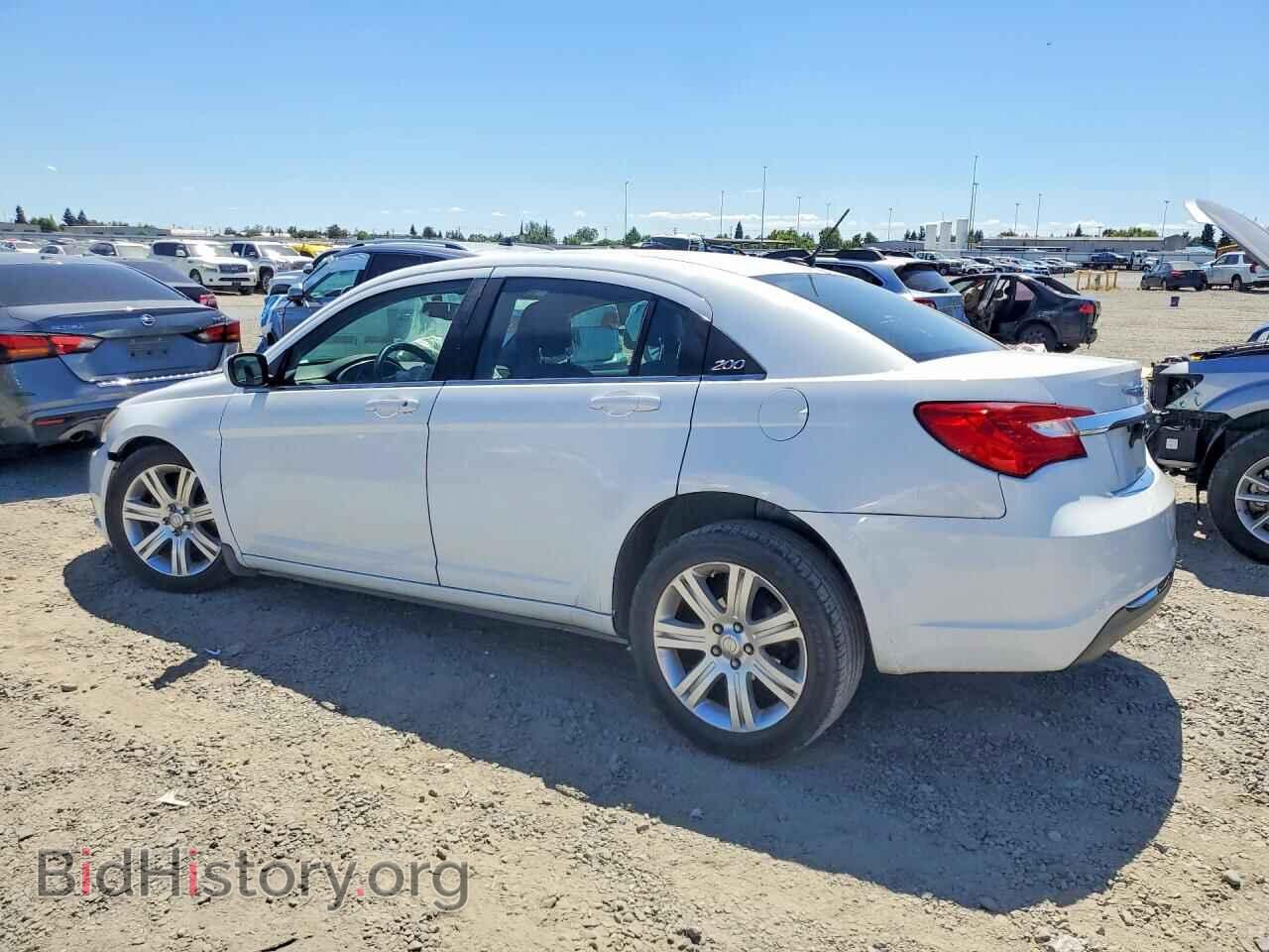 2013 CHRYSLER 200 - VIN: 1C3CCBAB3DN685995 - Photo 2
