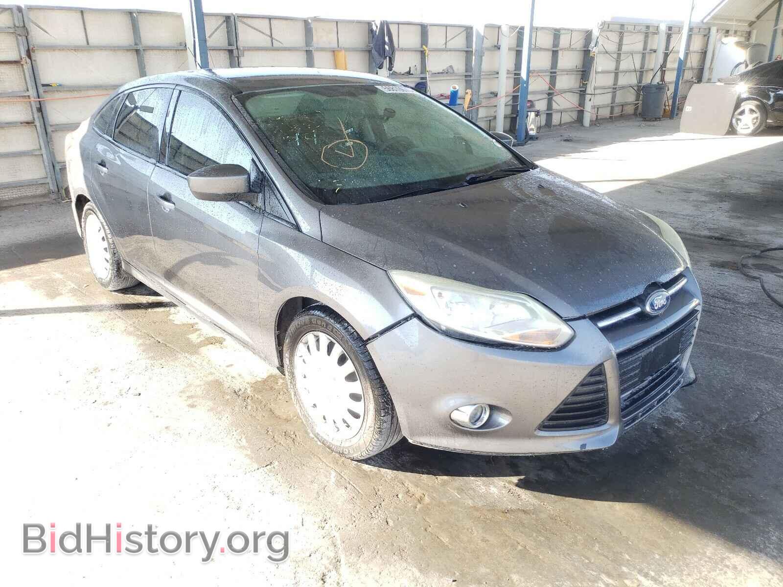 Photo 1FAHP3F24CL109045 - FORD FOCUS 2012
