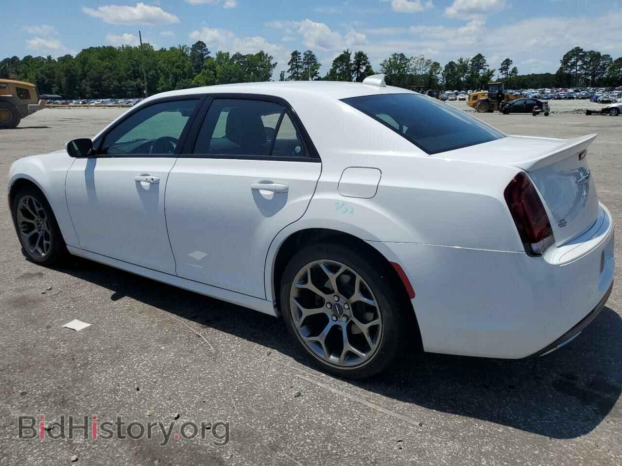 2018 CHRYSLER 300 - VIN: 2C3CCABTXJH316976 - Фото 2