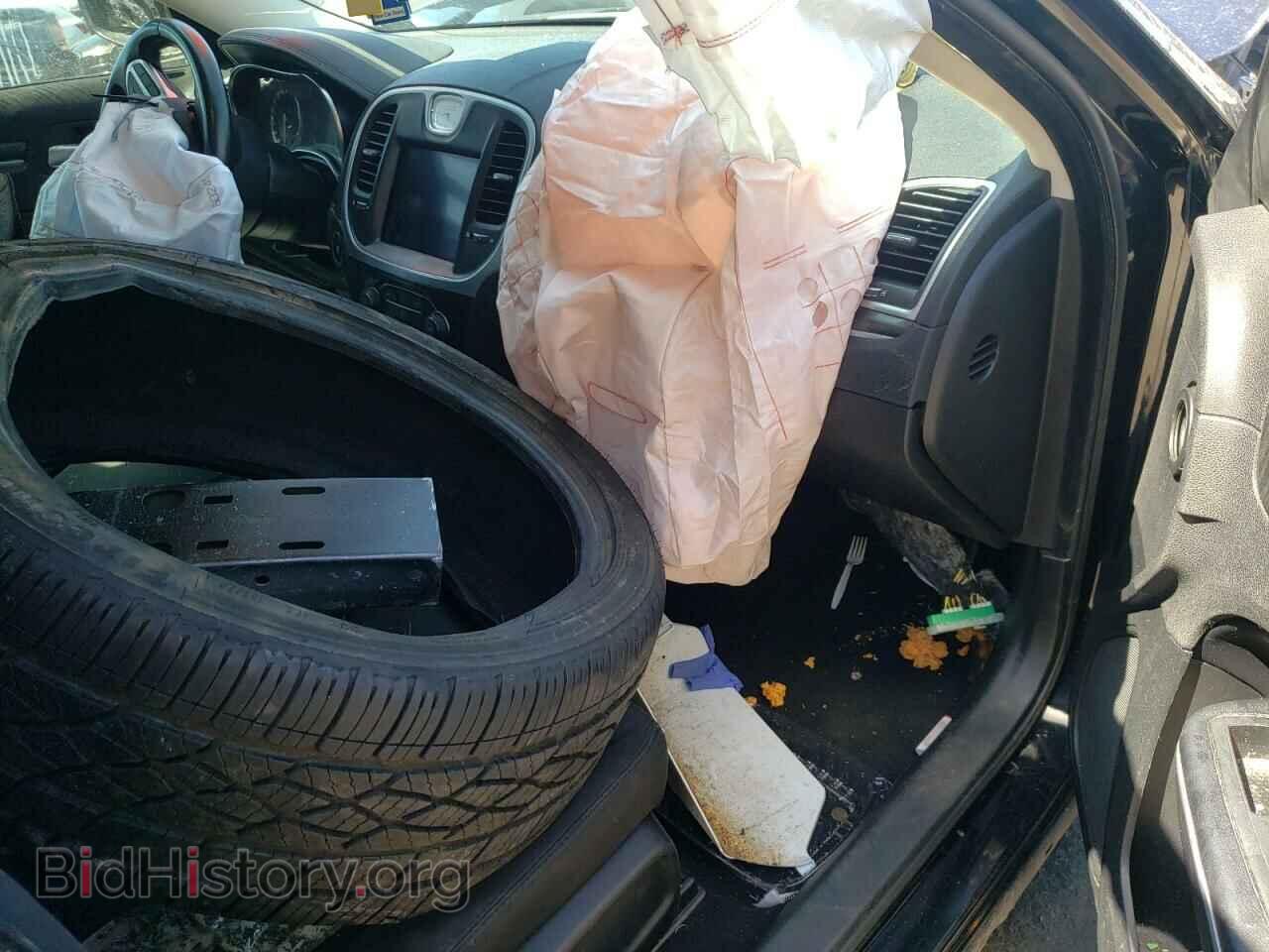 2019 CHRYSLER 300 - VIN: 2C3CCAAGXKH573268 - Фото 8