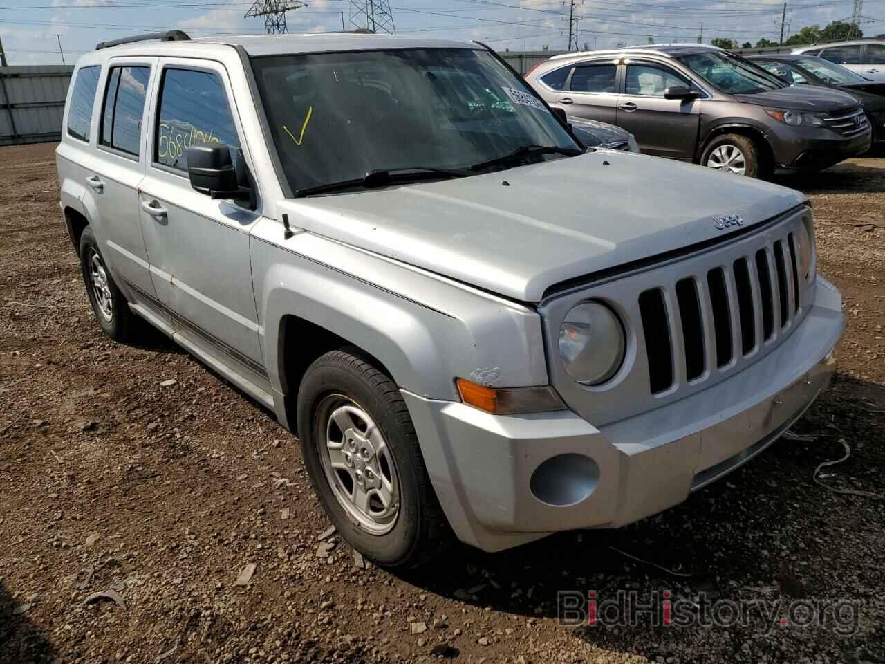 Photo 1J4NT2GB1AD608890 - JEEP PATRIOT 2010