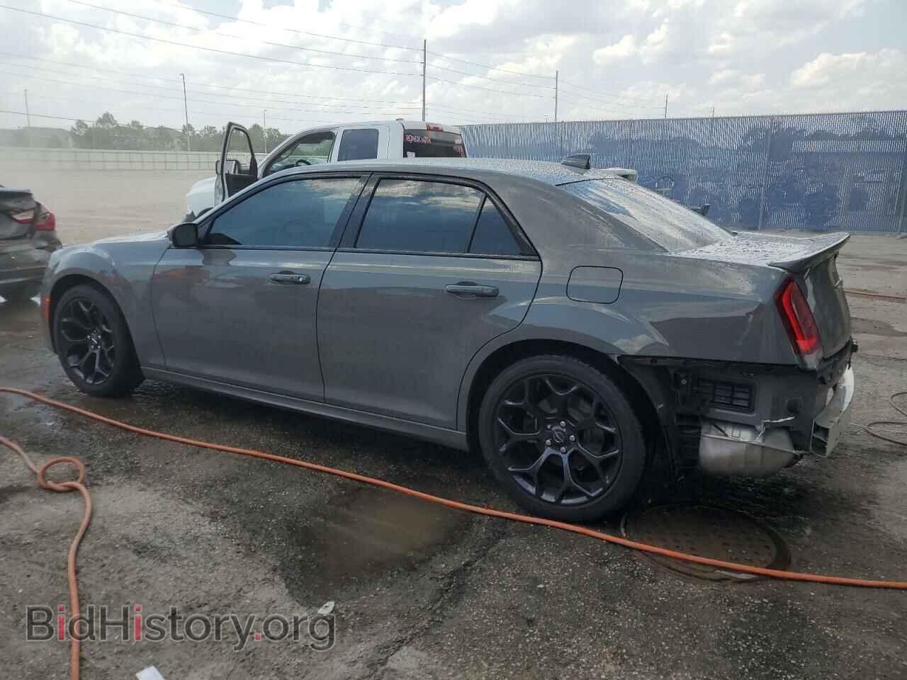 2019 CHRYSLER 300 - VIN: 2C3CCABT6KH679342 - Фото 2