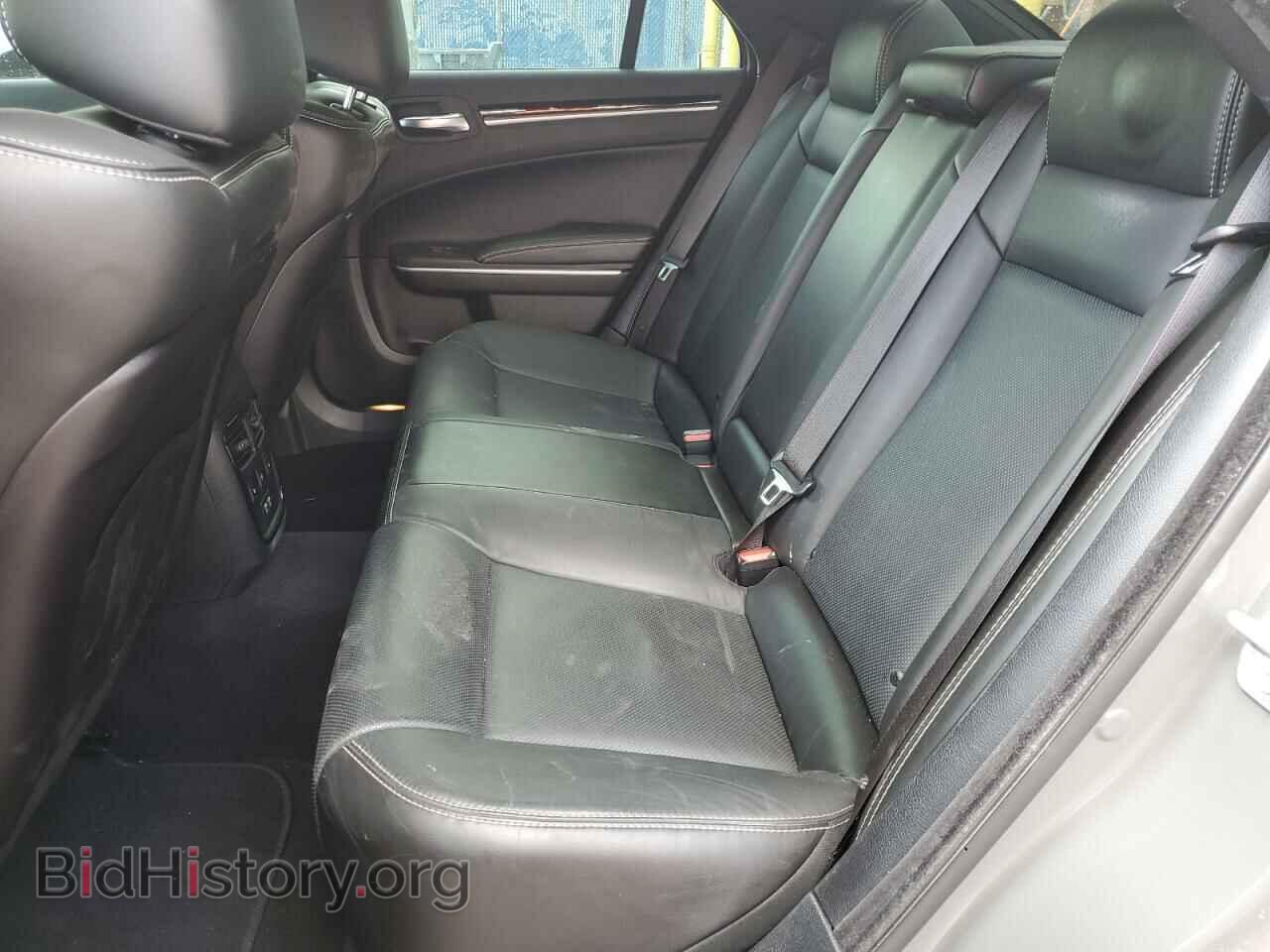 2019 CHRYSLER 300 - VIN: 2C3CCABT6KH679342 - Фото 10