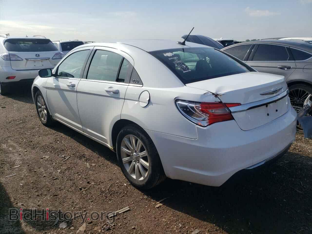 2011 CHRYSLER 200 - VIN: 1C3BC1FB7BN625259 - Фото 2
