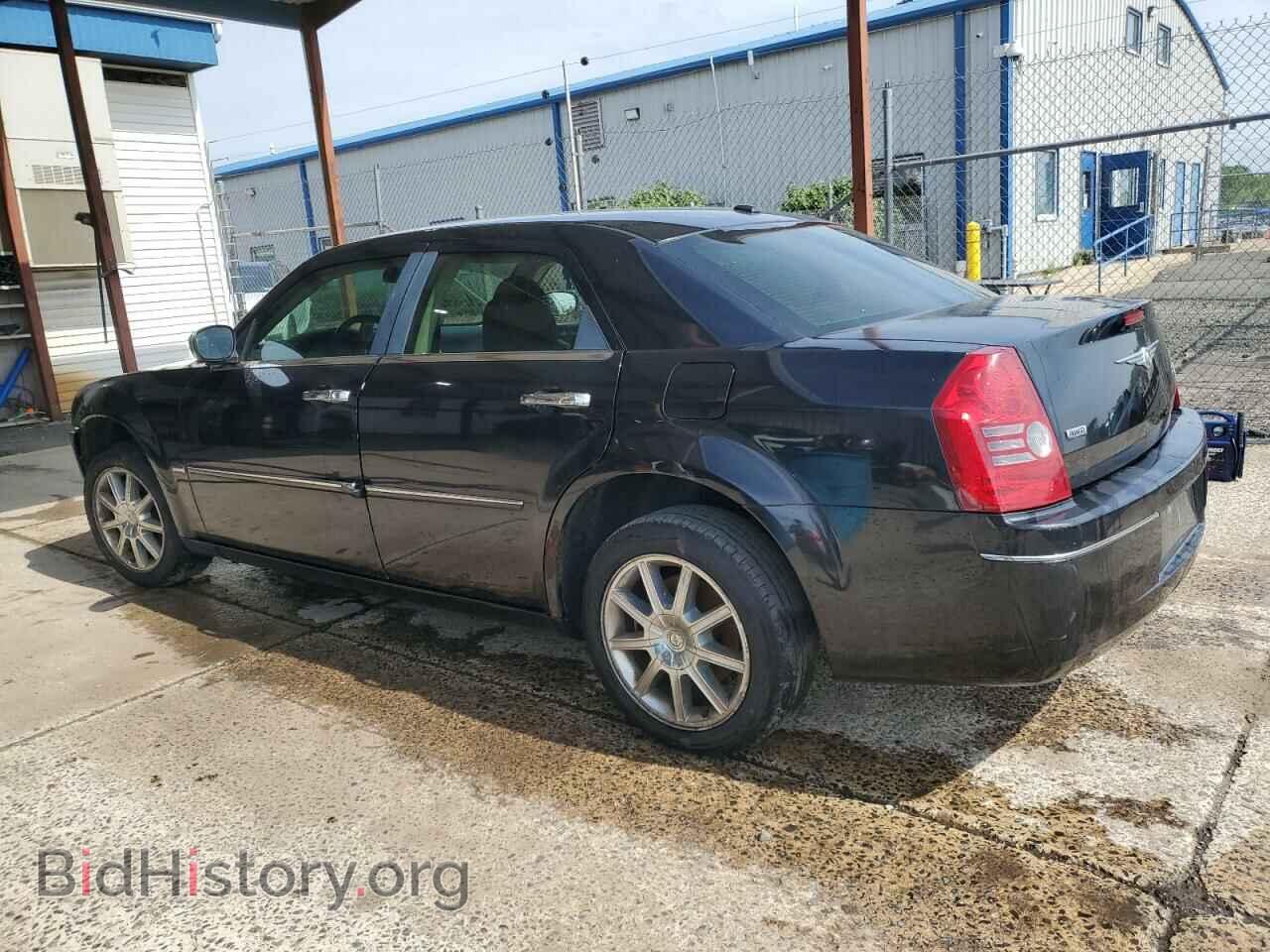 2010 CHRYSLER 300 - VIN: 2C3CK5CV3AH110974 - Фото 2