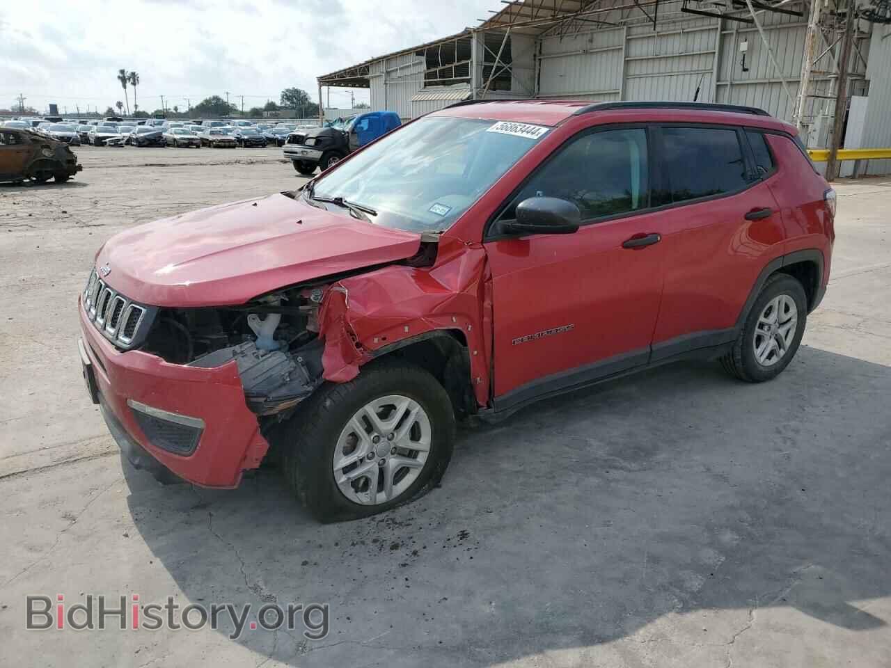 Фотография 3C4NJCABXJT204085 - JEEP COMPASS 2018