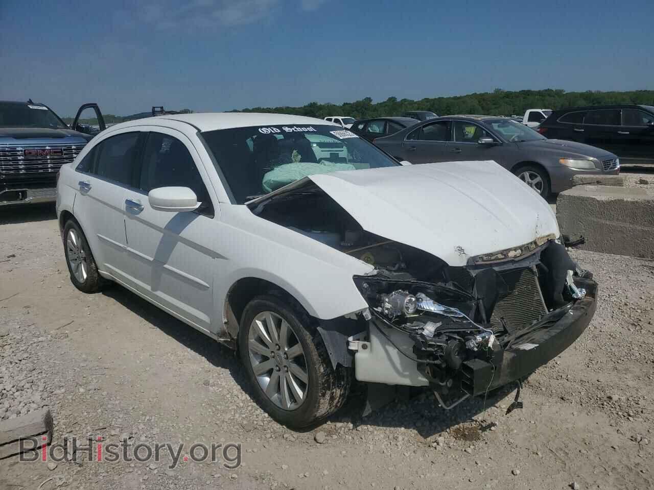 2013 CHRYSLER 200 - VIN: 1C3CCBBG2DN731987 - Фото 4