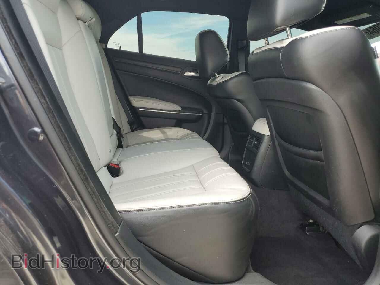 2017 CHRYSLER 300 - VIN: 2C3CCABG2HH668026 - Фото 10