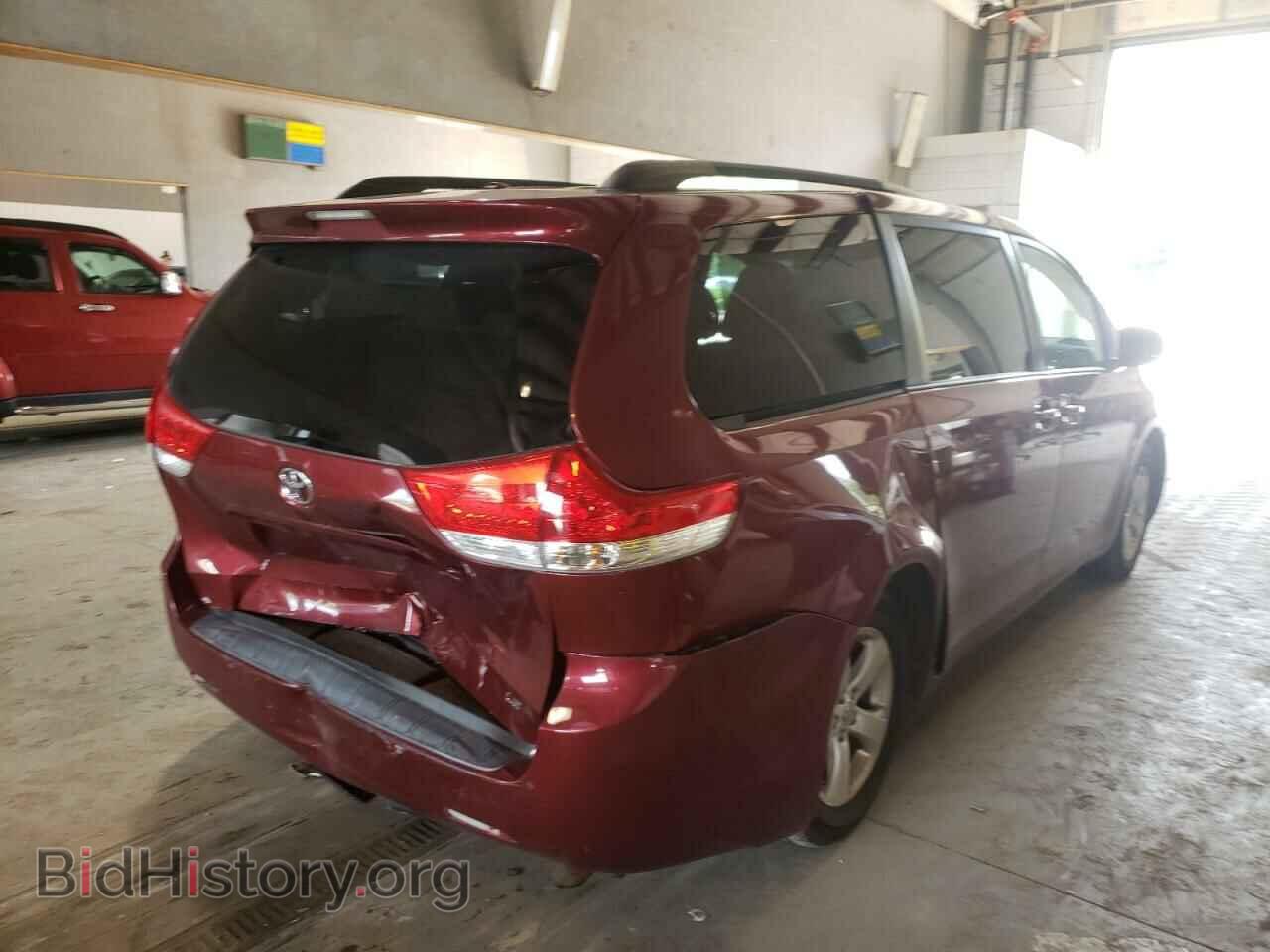 2013 TOYOTA SIENNA - VIN: 5TDKK3DC8DS344669 - Фото 4