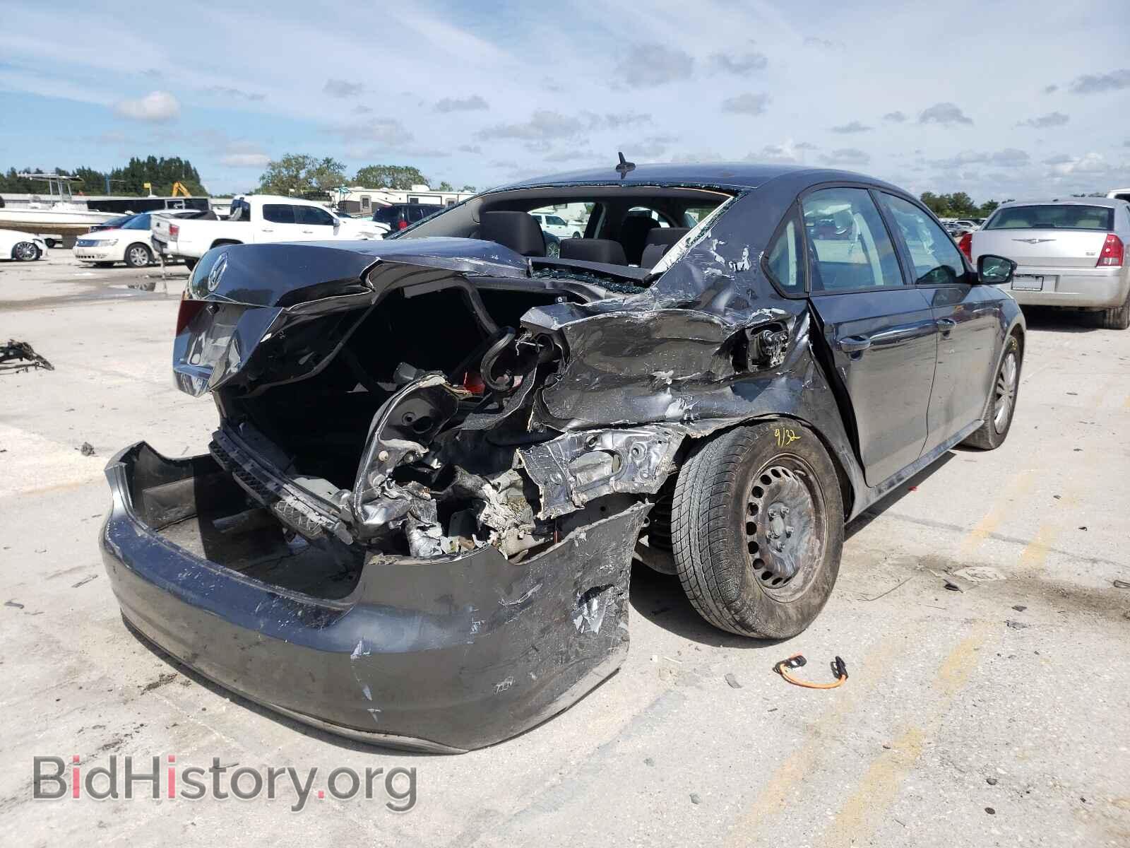 2014 VOLKSWAGEN PASSAT - VIN: 1VWAP7A34EC005822 - Photo 4