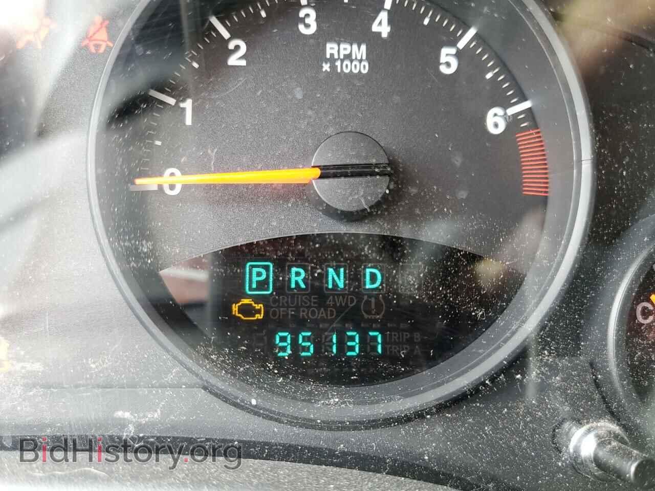 2011 JEEP COMPASS - VIN: 1J4NT1FA1BD225035 - Photo 8