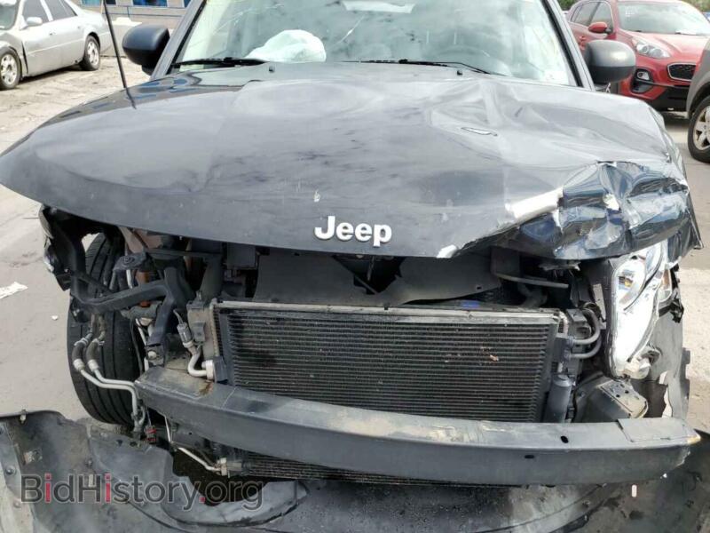 2011 Jeep COMPASS (VIN 1J4NT1FA1BD225035) — photo 9 of 10