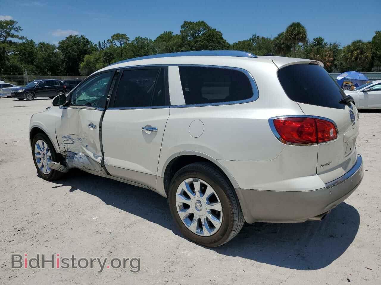2011 BUICK ENCLAVE - VIN: 5GAKRCED2BJ340745 - Фото 2