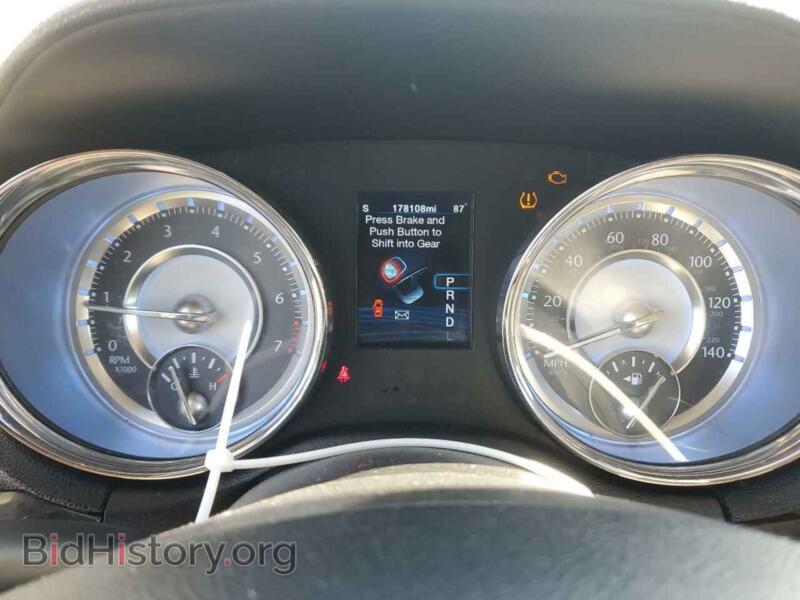2012 Chrysler 300 (VIN 2C3CCACGXCH192485) — фото 9 из 12