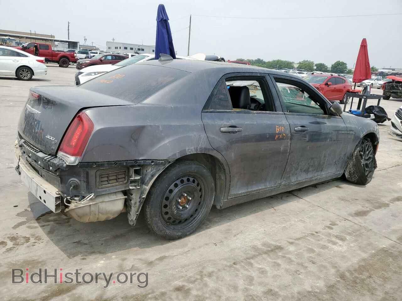 2018 CHRYSLER 300 - VIN: 2C3CCABG1JH295888 - Фото 3