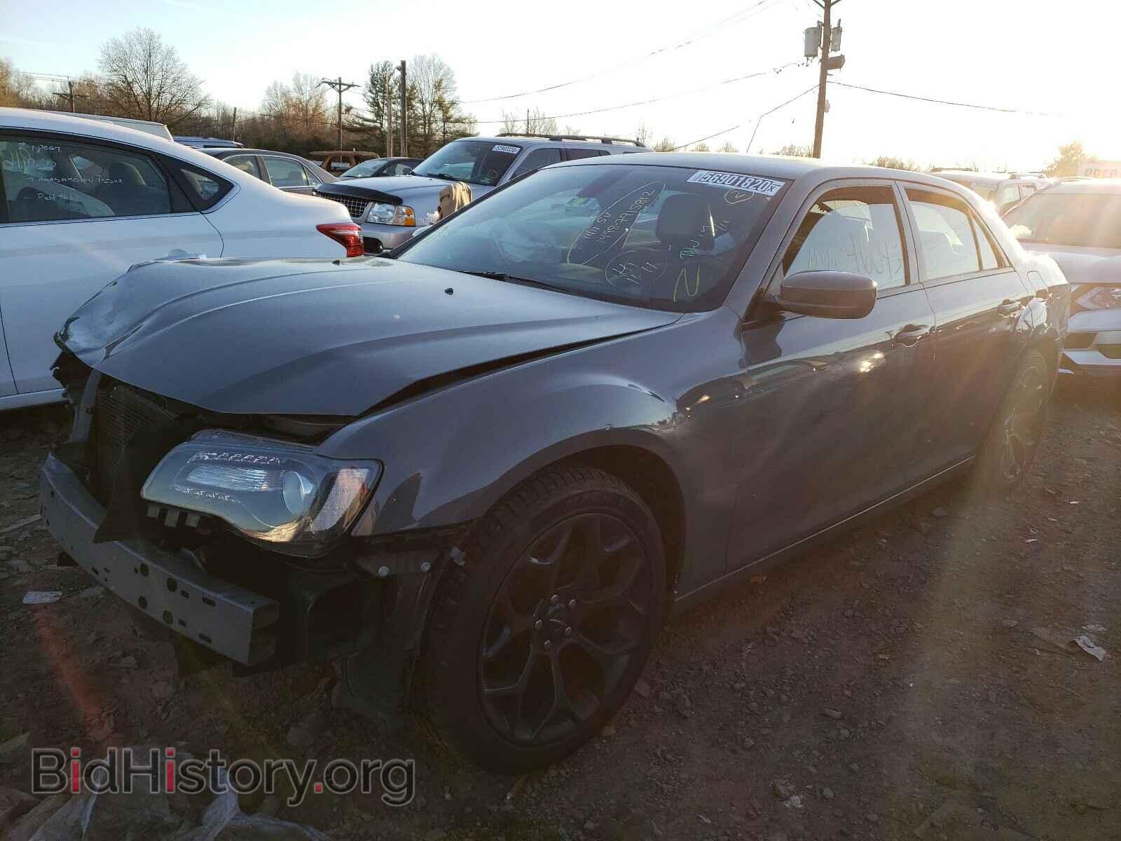 2019 CHRYSLER 300 - VIN: 2C3CCABG6KH516144 - Фото 2