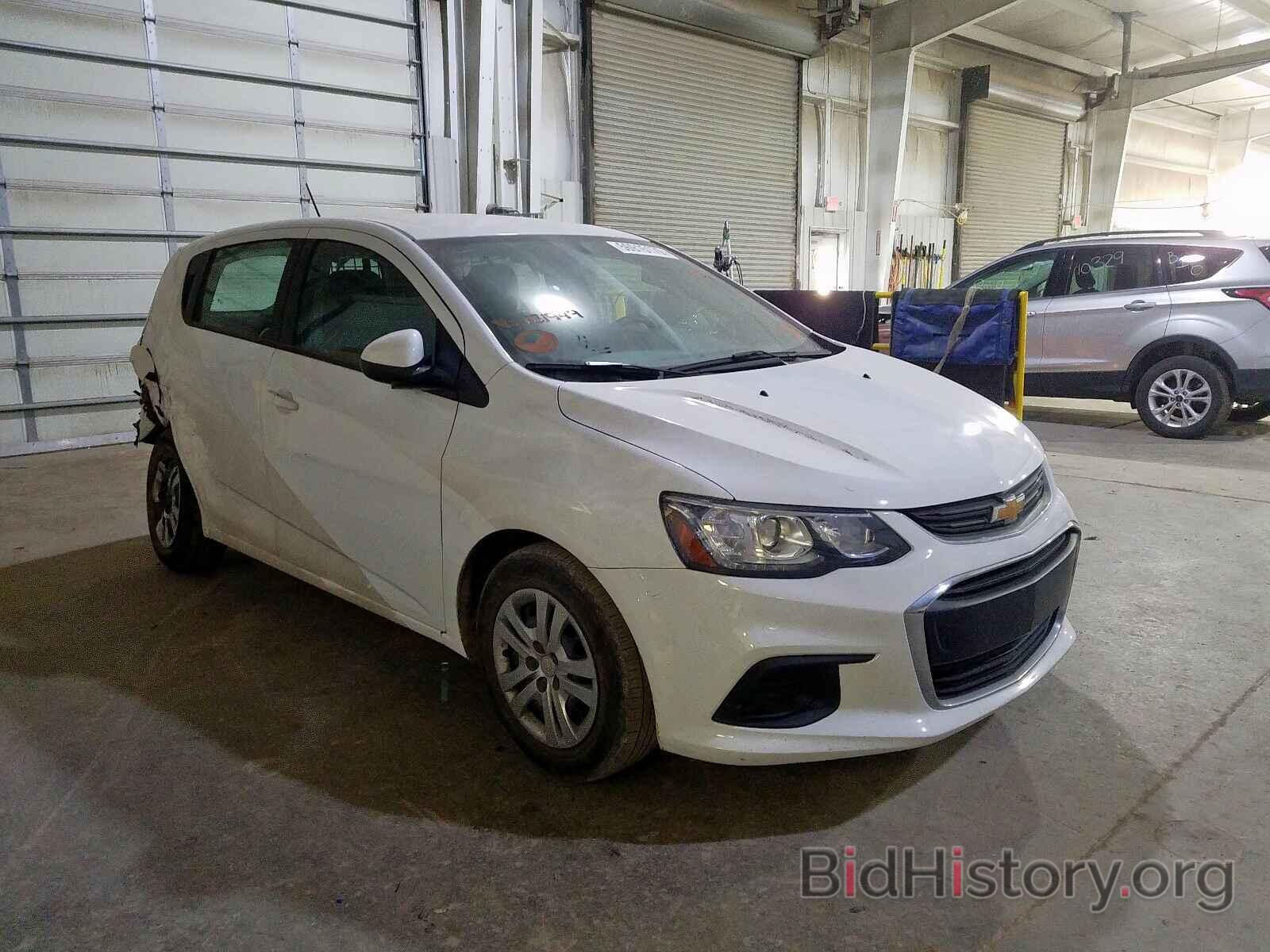 Photo 1G1JG6SH5J4131949 - CHEVROLET SONIC 2018