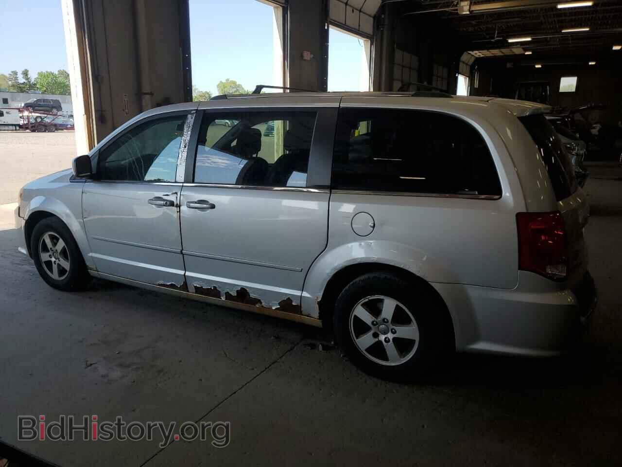 2011 DODGE CARAVAN - VIN: 2D4RN5DG9BR700141 - Фото 2