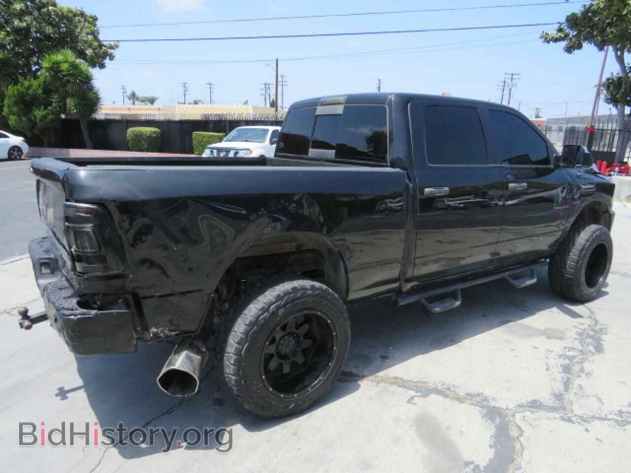 2015 RAM All Models - VIN: 3C6UR5DL5FG682345 - Photo 3