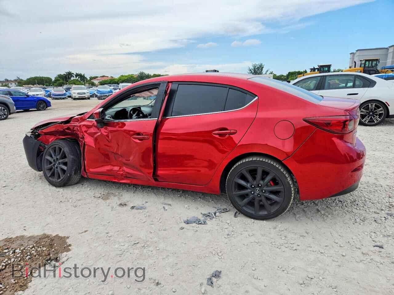 2018 MAZDA 3 - VIN: 3MZBN1V32JM210212 - Фото 2