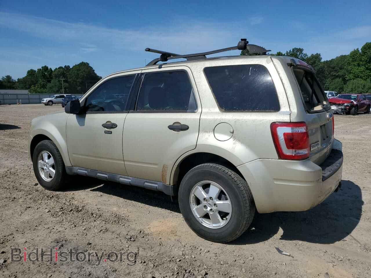 2011 FORD ESCAPE - VIN: 1FMCU0DGXBKC08852 - Photo 2