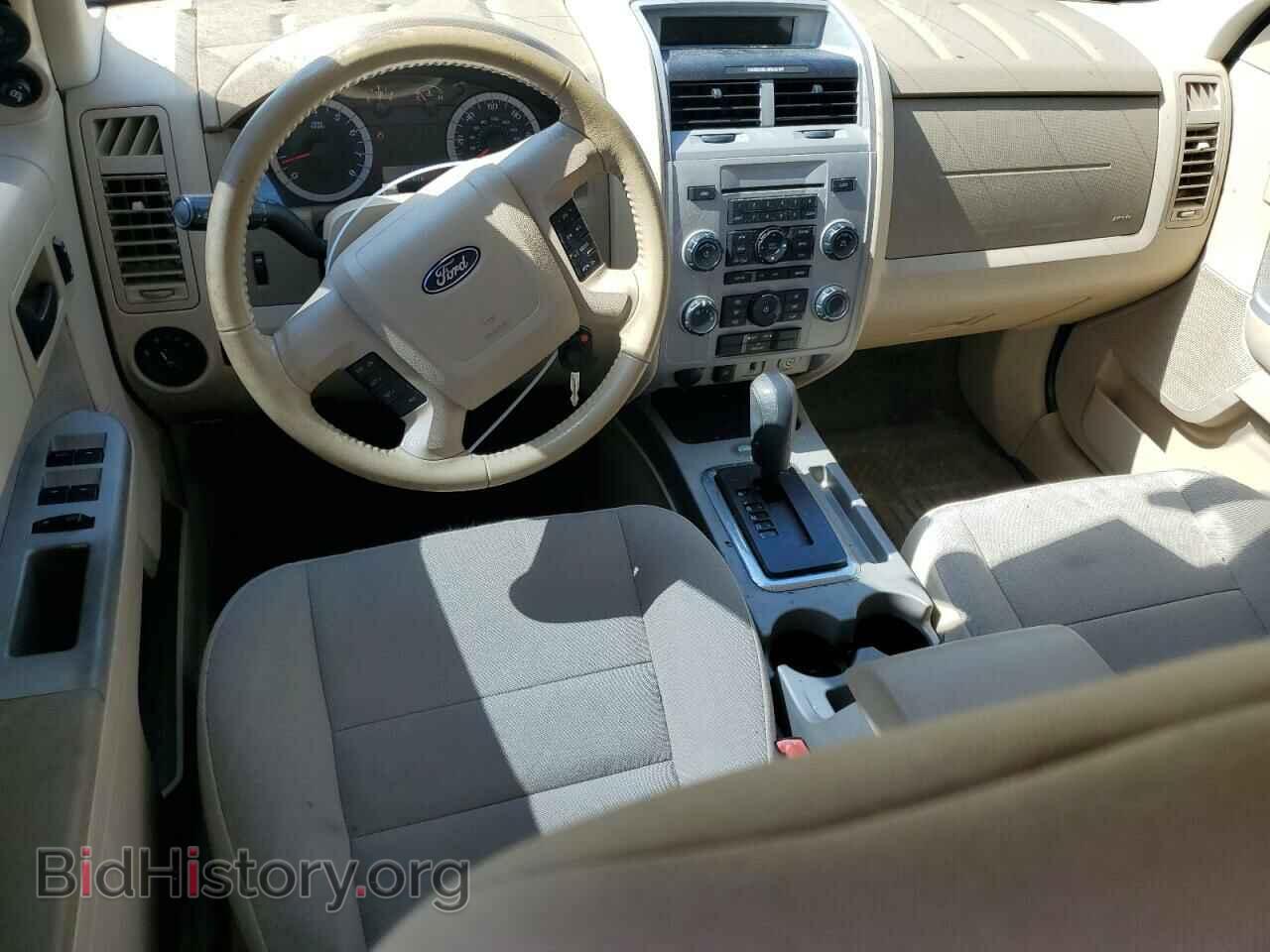 2011 FORD ESCAPE - VIN: 1FMCU0DGXBKC08852 - Photo 8