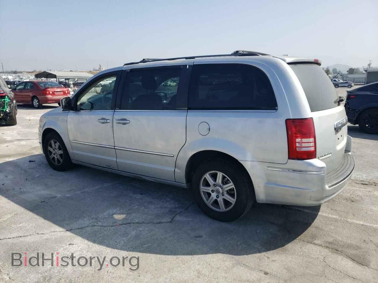 2010 CHRYSLER MINIVAN - VIN: 2A4RR5D17AR155756 - Photo 2