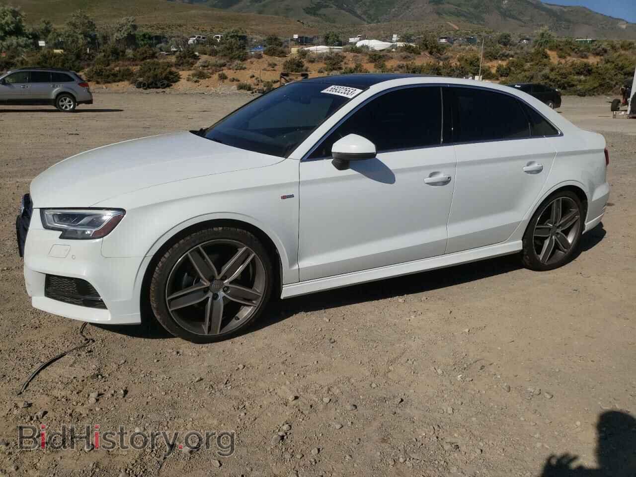 Фотография WAUJ8GFF5H1055080 - AUDI A3 2017