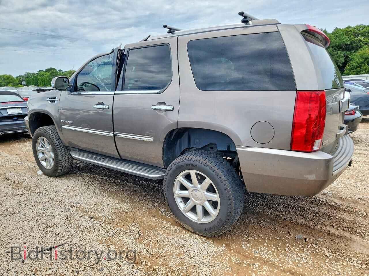 2011 CADILLAC ESCALADE - VIN: 1GYS3AEF1BR360650 - Photo 2