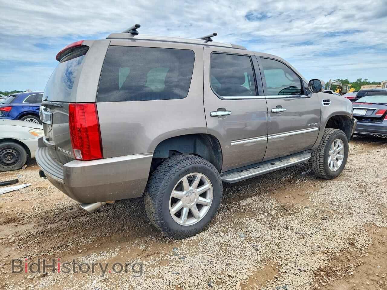 2011 CADILLAC ESCALADE - VIN: 1GYS3AEF1BR360650 - Photo 3