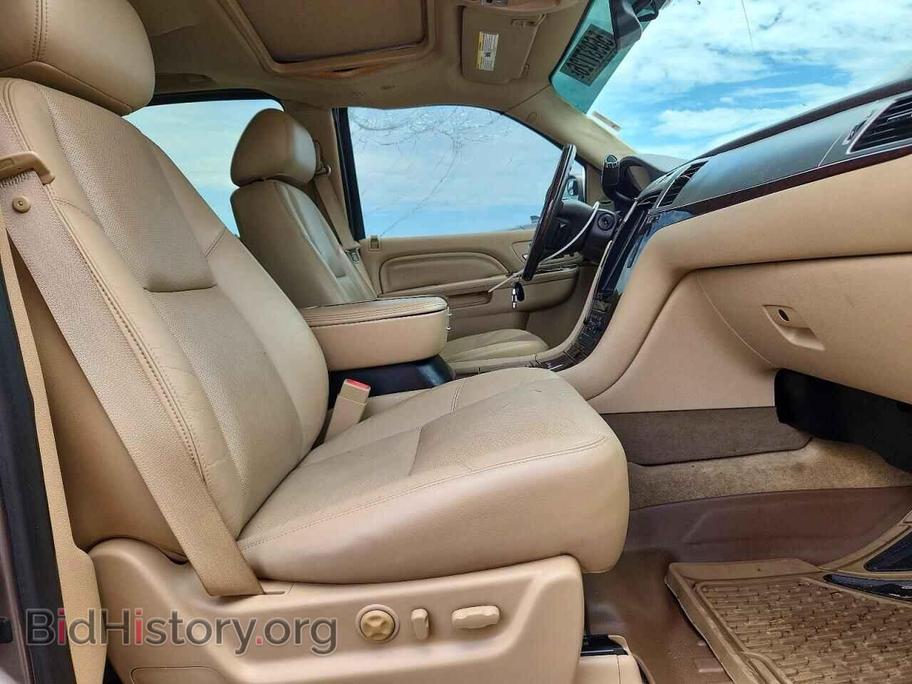 2011 CADILLAC ESCALADE - VIN: 1GYS3AEF1BR360650 - Photo 7
