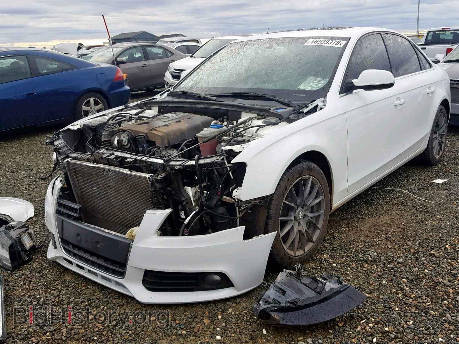 2011 AUDI A4 - VIN: WAUHFAFL4BN045390 - Фото 2