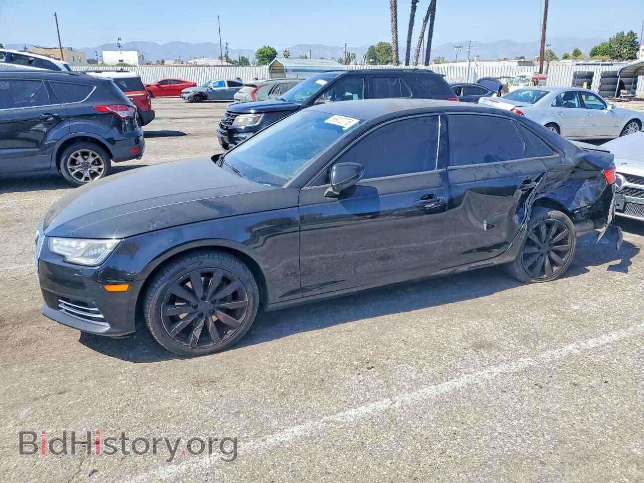 Photo WAUGMAF47HN044494 - AUDI A4 2017