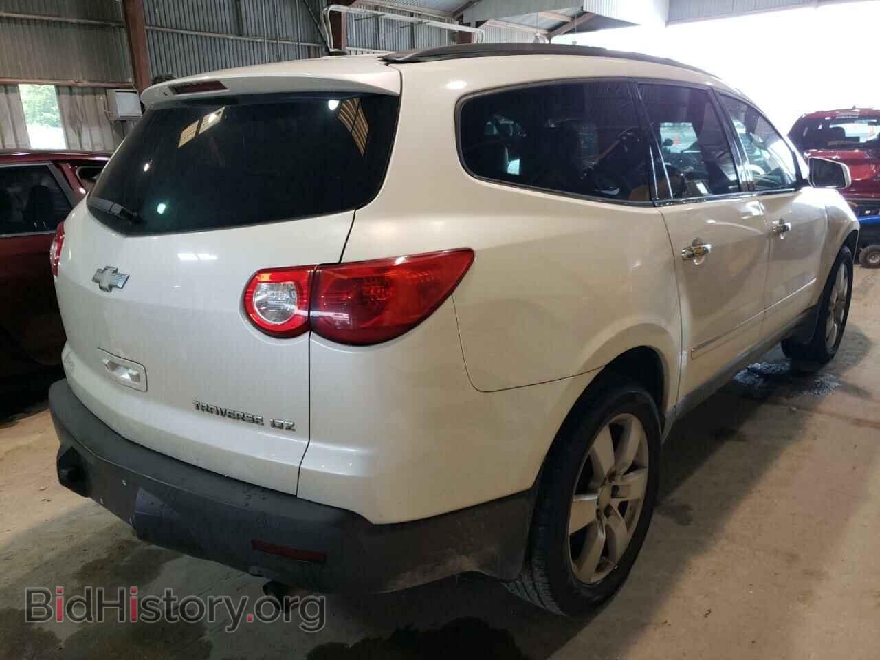 2011 CHEVROLET TRAVERSE - VIN: 1GNKRLED7BJ139011 - Фото 4