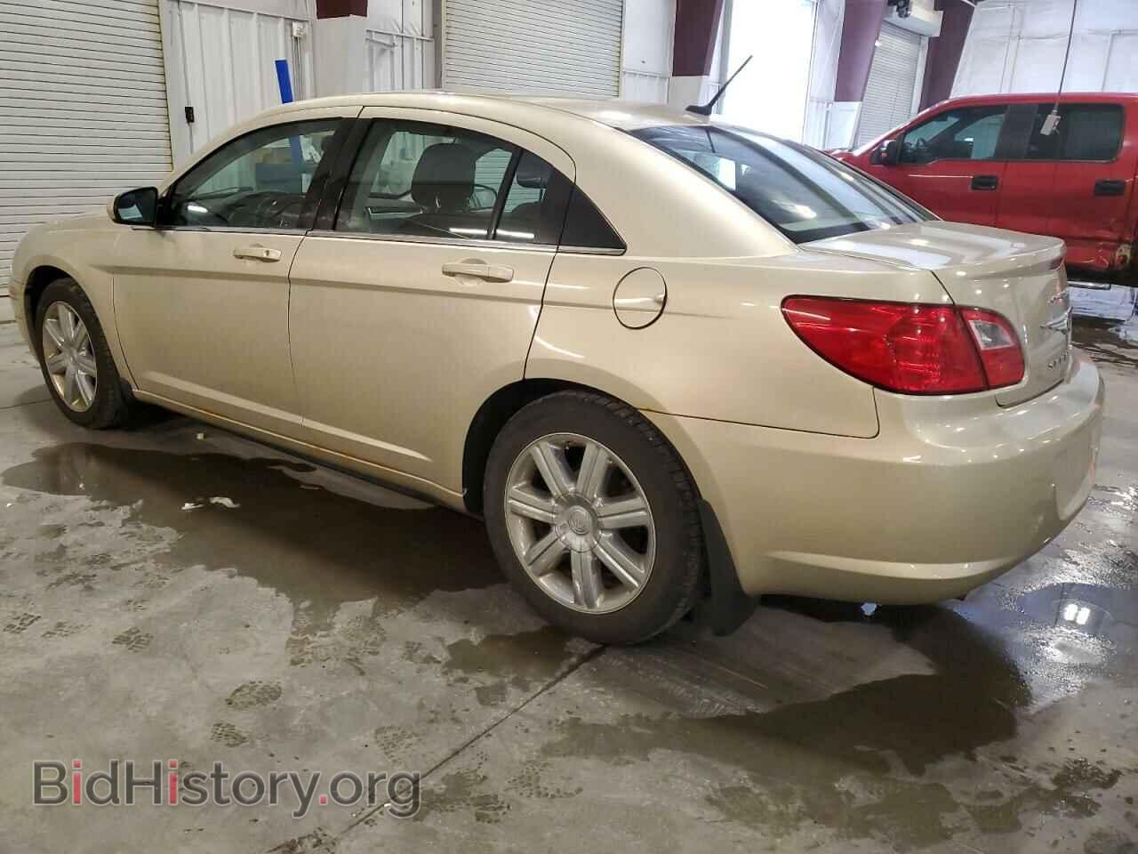 2010 CHRYSLER SEBRING - VIN: 1C3CC5FV5AN117974 - Фото 2