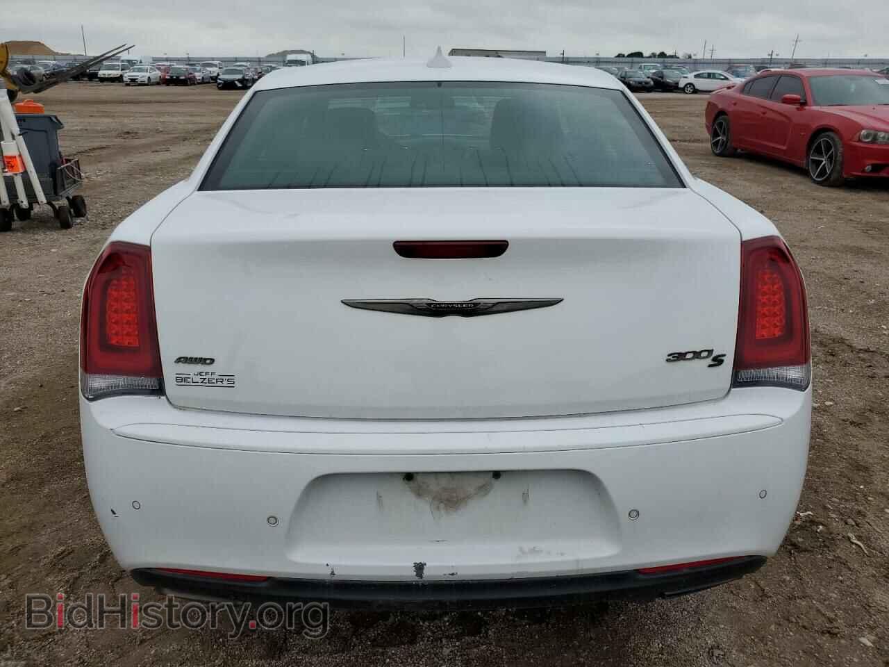 2019 CHRYSLER 300 - VIN: 2C3CCAGG2KH524170 - Фото 6